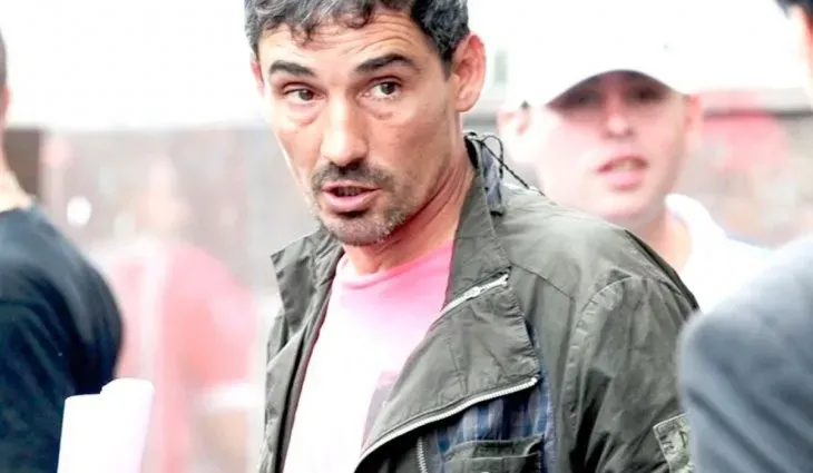 Fue a buscar a su beba de 3 años que jugaba en el fondo de la casa y se encontró con el peor escenario