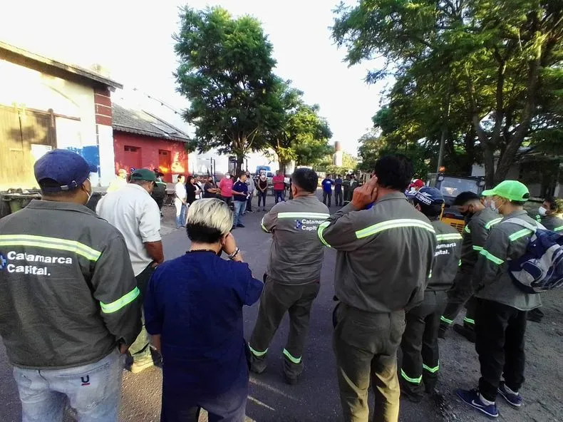 Fue a nadar y se lo comió un tiburón: "Lo partió en dos"