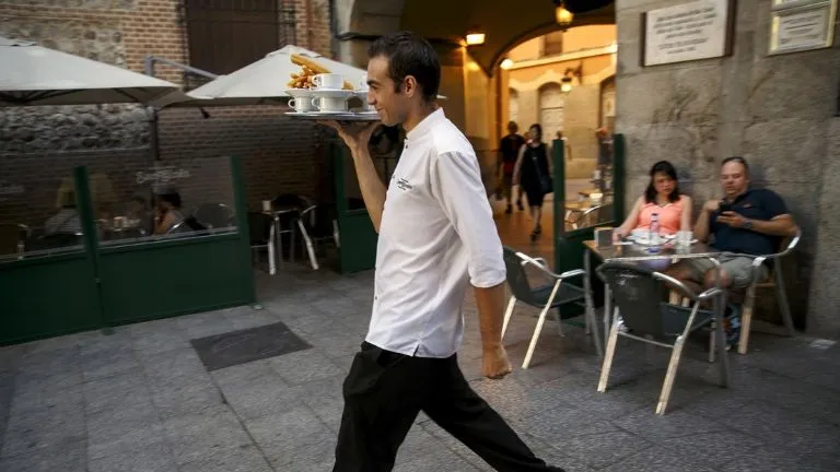 Fue a un tenedor libre, se comió 32 piezas de sushi y terminó en la guardia de un hospital