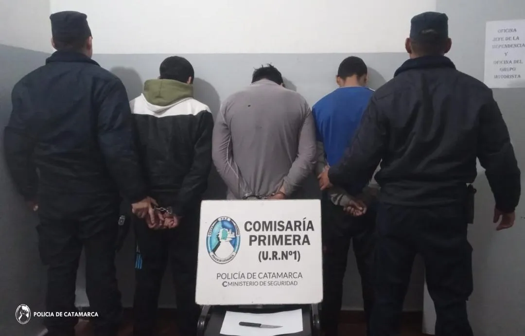 Fue a una fiesta, lo apuñalaron, salió a buscar ayuda y murió