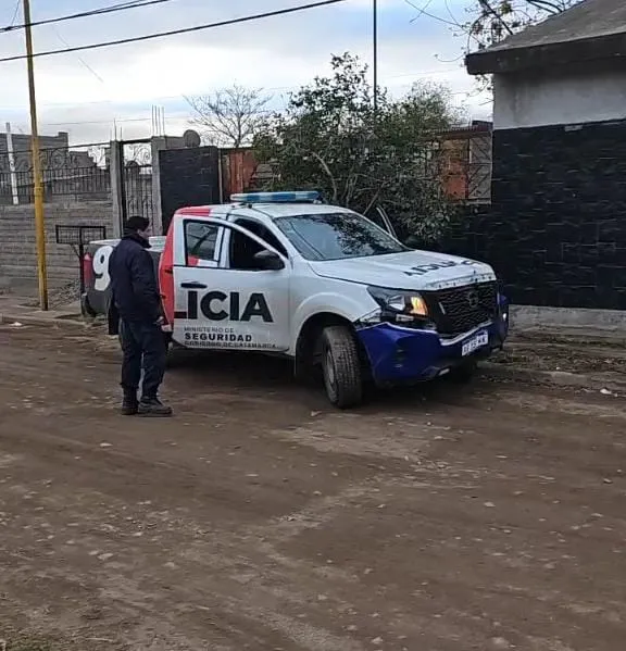 Fueron a visitar la tumba de su abuela al cementerio y hallaron una escalofriante escena