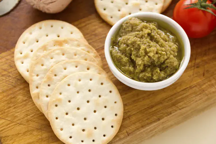 Galletas de agua caseras: la receta más fácil y rica