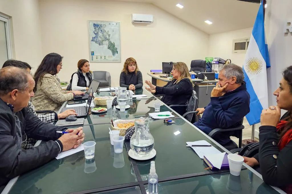 Ganó millones en la lotería nacional, pero por un conmovedor motivo siguió trabajando como profesor