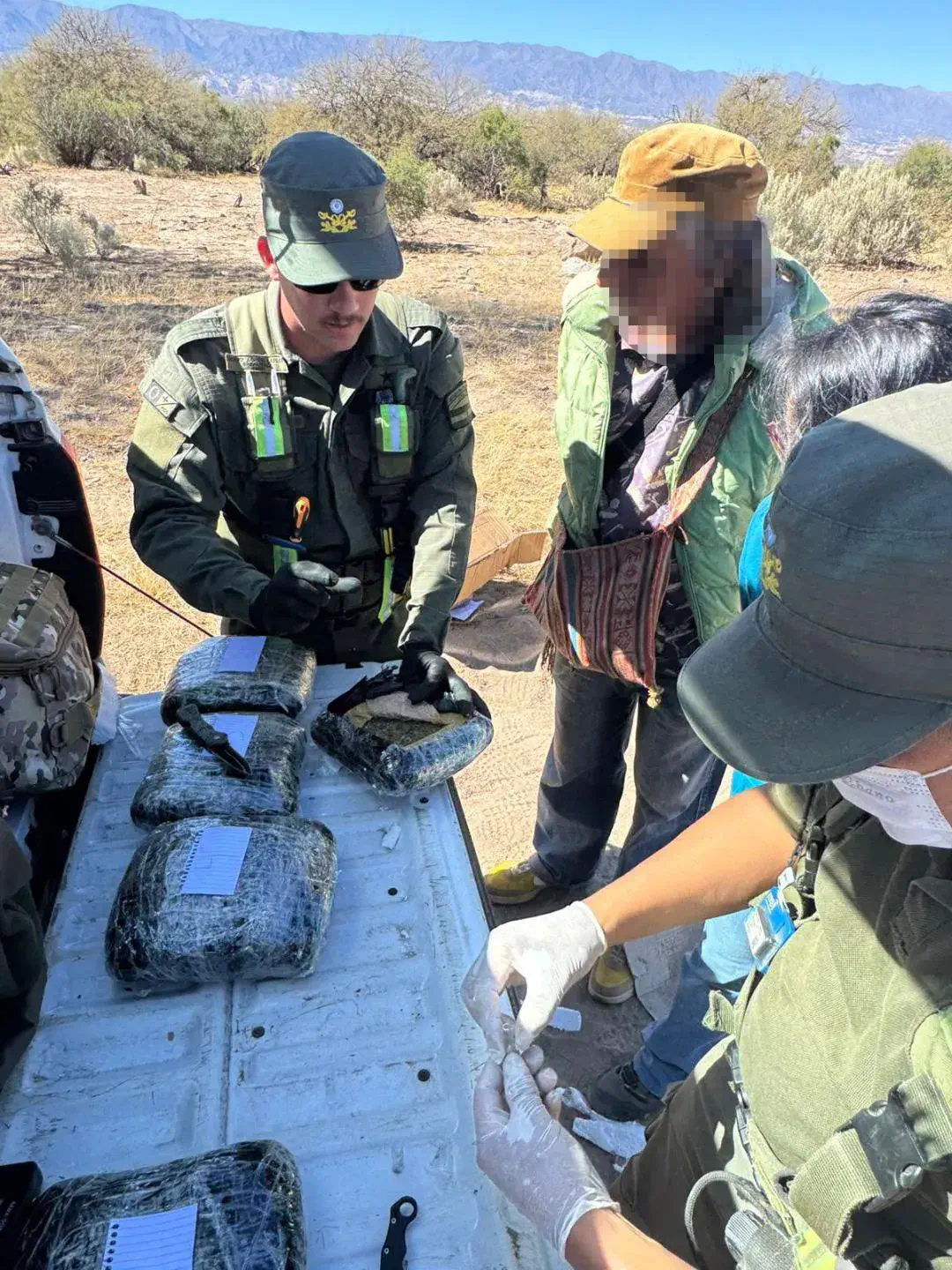 Gendarmería decomisó más de 17 kilos de marihuana que venían a Catamarca