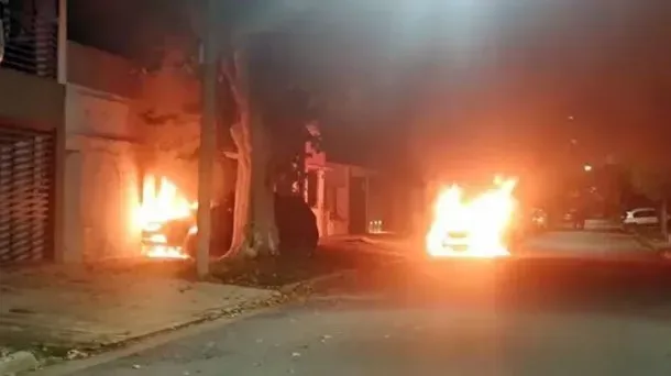 Golpeó a su hermana, su cuñado y los amenazó de muerte con armas