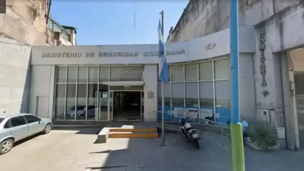 Golpeó a su pareja y a sus hijos de 1, 4 y 7 años