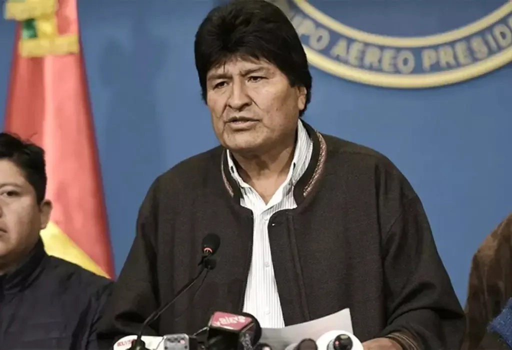 Golpeó a su tío y amenazó a su abuela