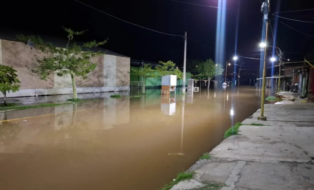 Golpeó y mató a su hijo de 15 años y descartó el cuerpo sin vida en una zanja