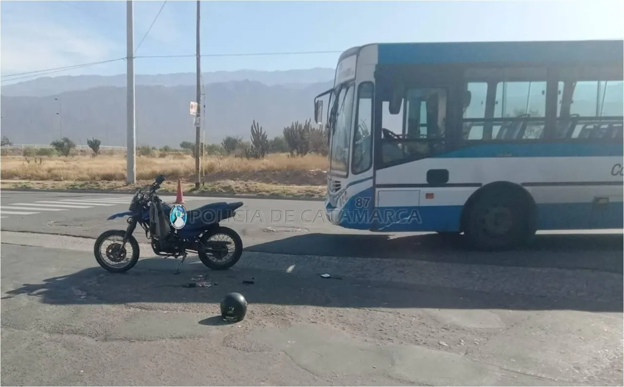 Grave siniestro vial: automovilista embistió a tres personas