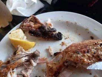 Gritos y pánico: sacó un hacha y casi provoca una tragedia en su casa
