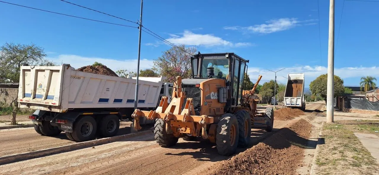 Gustavo inauguró el Instituto Municipal del Emprendedor, el primero del norte argentino