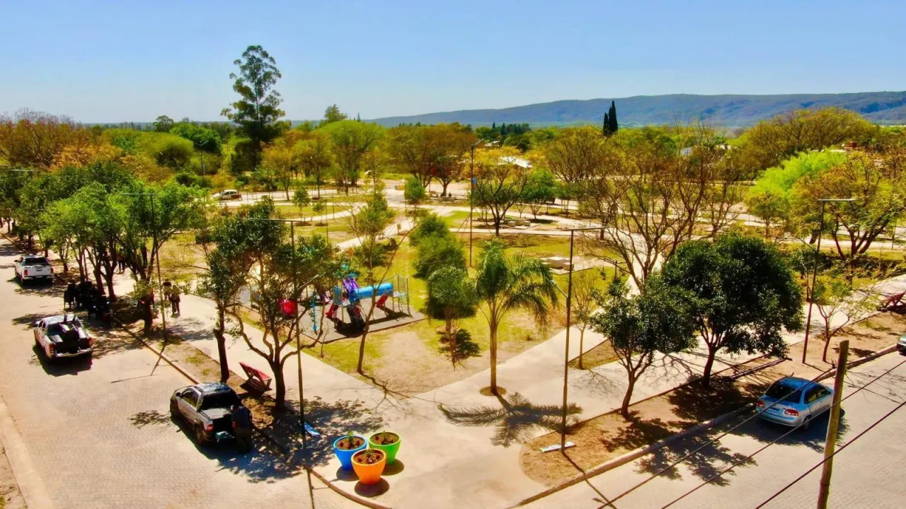 Gustavo inauguró la primera pista semi profesional de BMX de la provincia en el Parque Adán Quiroga