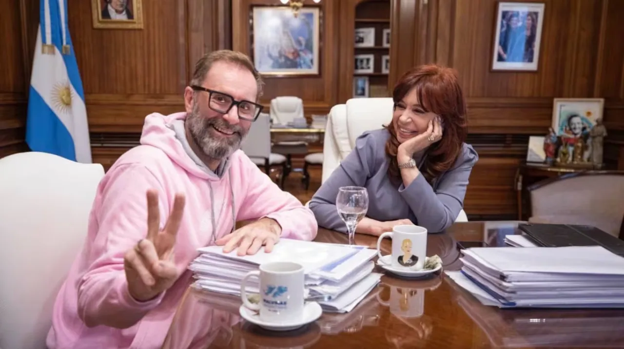 Habla la mamá de Ema, la nena que se quitó la vida tras la viralización de un video íntimo