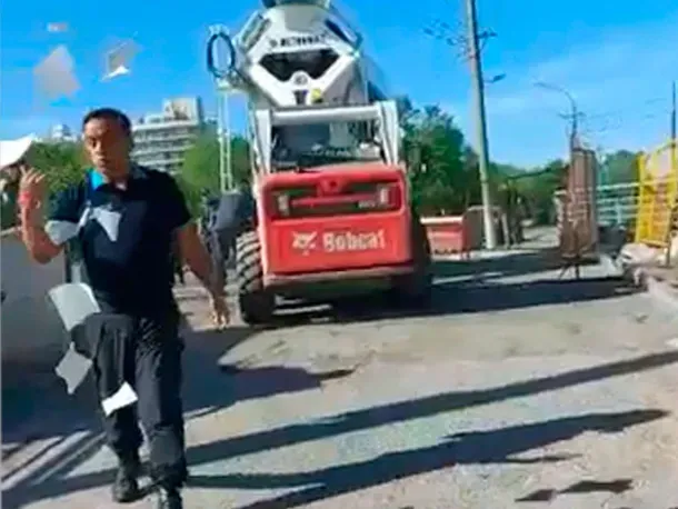 "Hago esto público ya que no contesta ni llamadas ni mensajes"