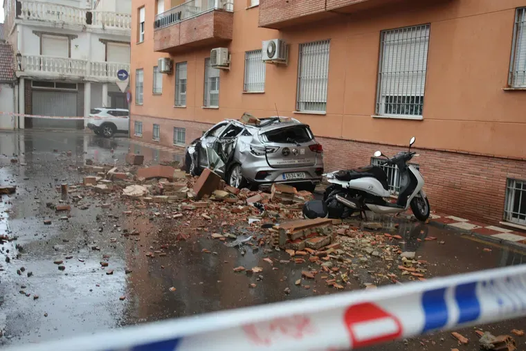 Hermanos conmocionados, un perro herido y un conejo: qué encontró la Policía en la casa del femicidio