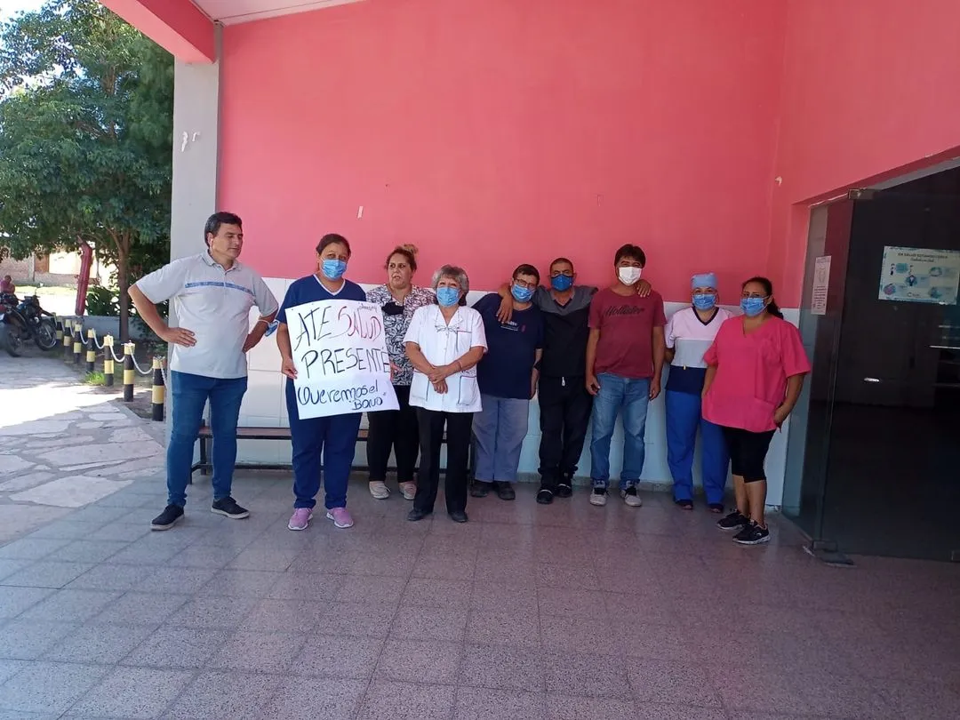 Horror: mataron y crucificaron a un perro