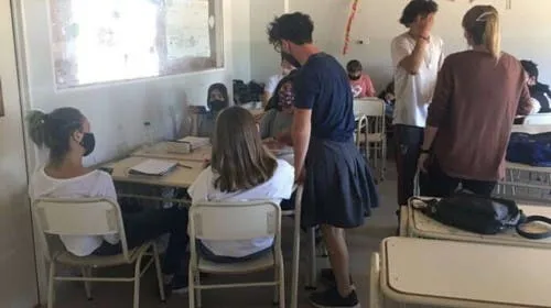 ¡In fraganti! Trabajadora de McDonald s encuentra a su novio con su amante en el Automac