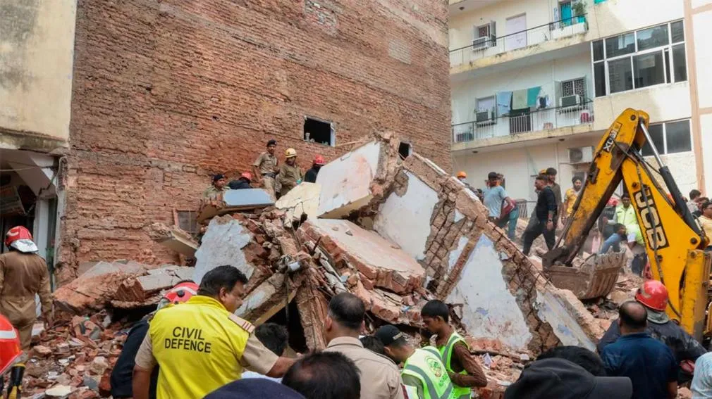 India: se derrumbó un hostal universitario y dejó muertos