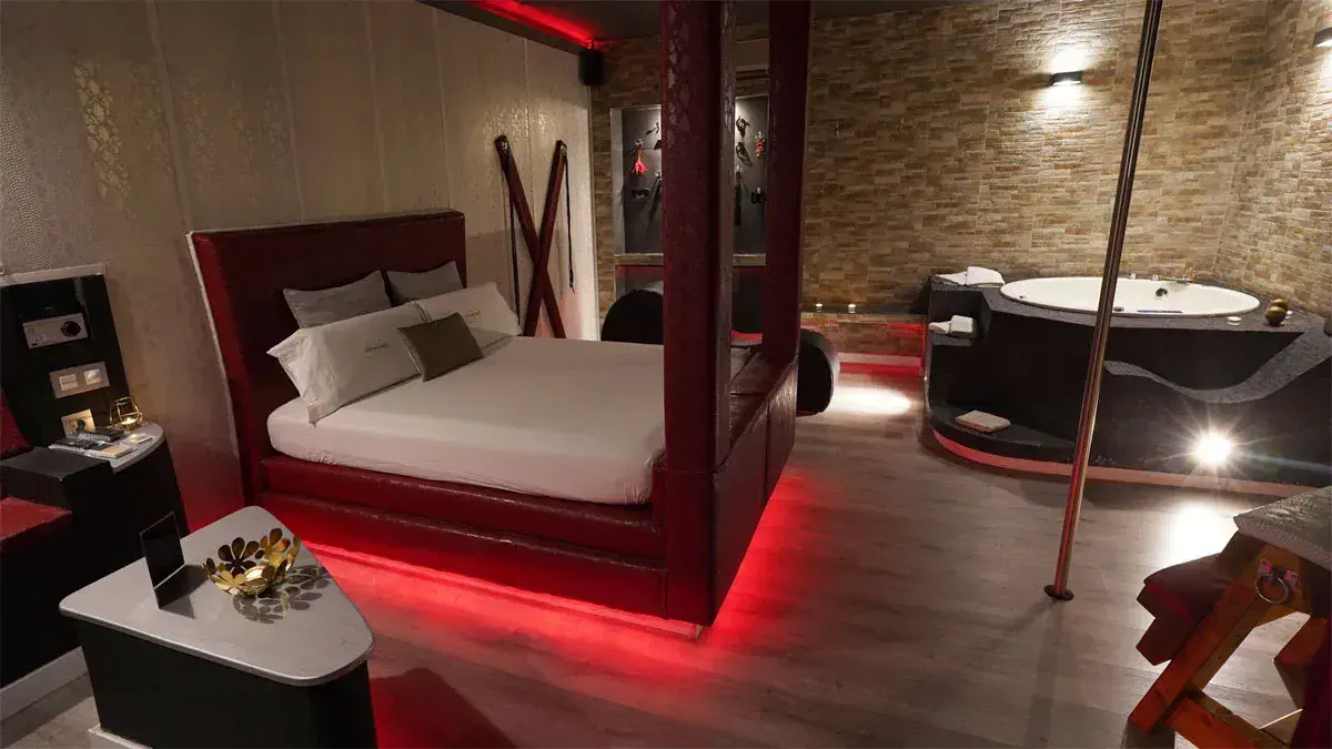 Infidelidad en un motel: una mujer fue atrapada en pleno acto y confesó que "fue tentada por Satanás"