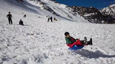 Intensifican las nevadas y se interrumpe el tránsito en rutas