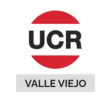 Logotipo circular rojo y blanco con las letras UCR y un cartel gris debajo con la leyenda VALLE VIEJO.