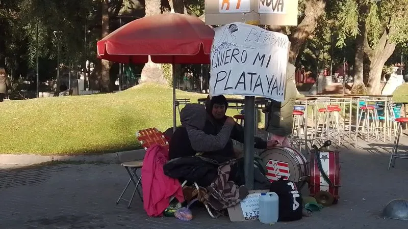 Internaron a un niño y a su padre con intoxicación por un brasero de carbón