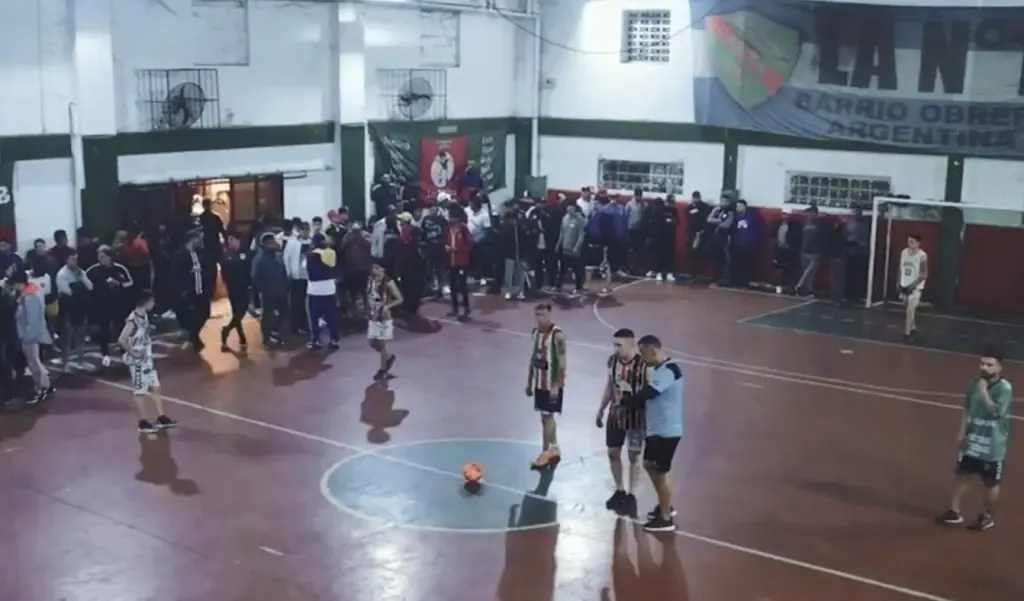Joven confesó que mató y descuartizó a su mamá y a su tía: excavaciones en busca de los cuerpos
