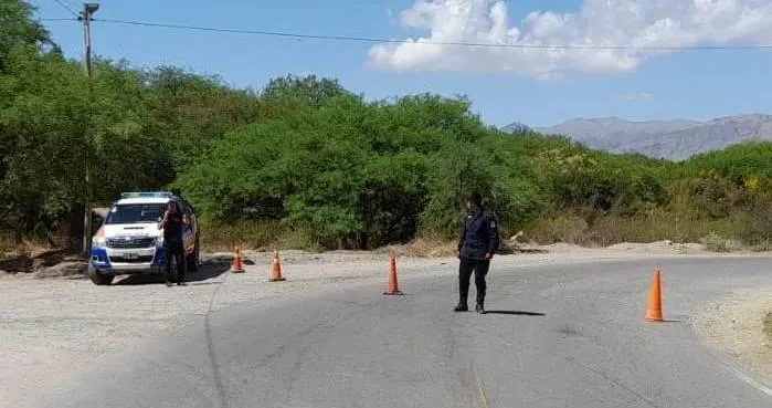 Joven fue asesinado de una cuchillada en el pecho por su novia, en plena calle