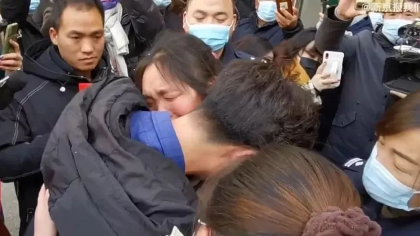 Juana Viale a los besos con un hombre que no es su novio