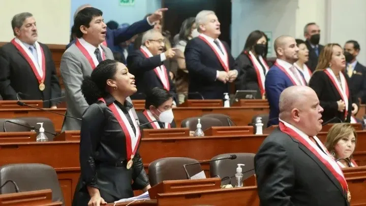 Jubilados y pensionados: Desde el lunes cobrarán con aumento, bonos y aguinaldo