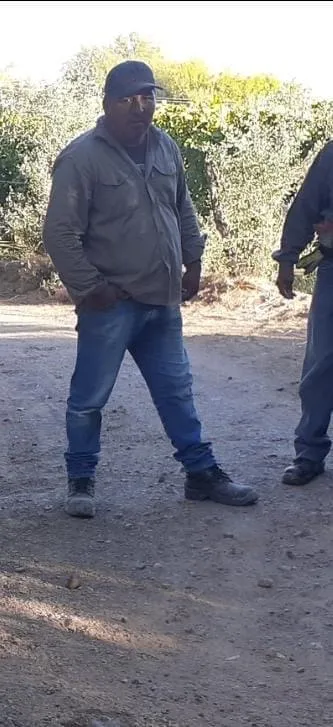 Juega al fútbol con andador y el gesto de sus compañeros emocionó a más de uno