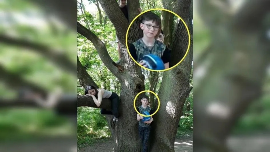 Jugaba con su hijo en la vereda y fue atacada por dos motochorros. Video