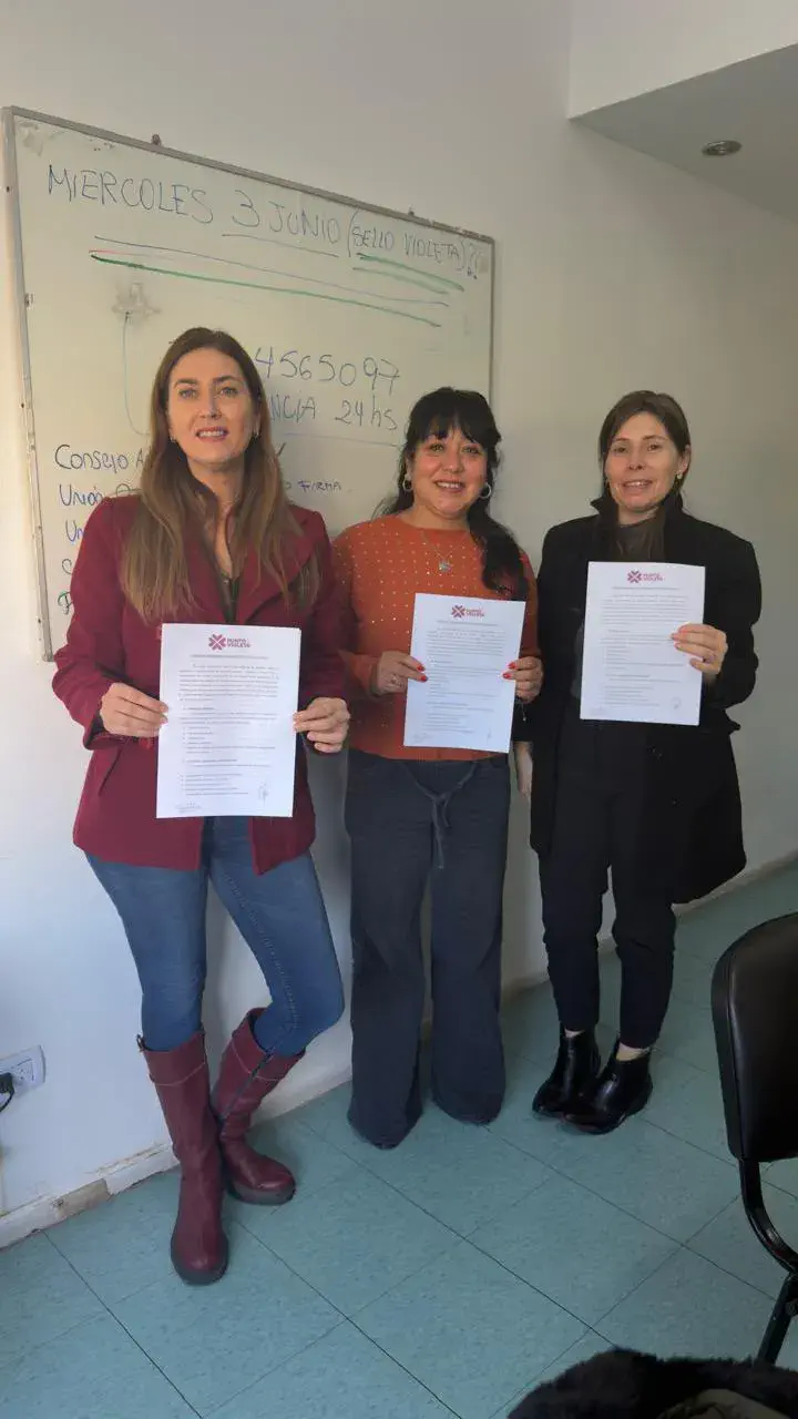 La Capital firmó un convenio con la Escuela de Psicología Social para fortalecer la atención integral de las infancias