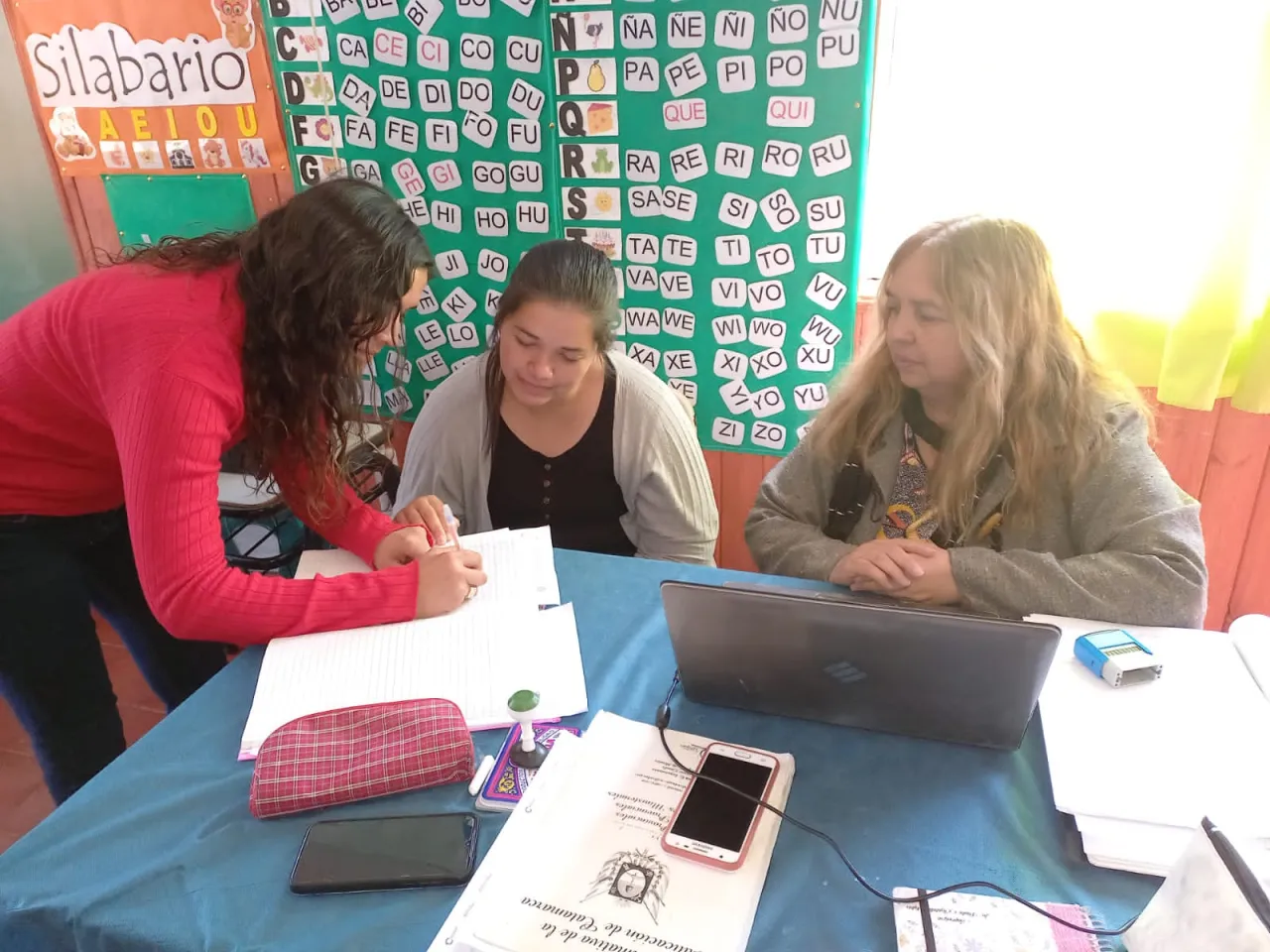 “La educación pública está siendo abandonada por el Gobierno provincial”