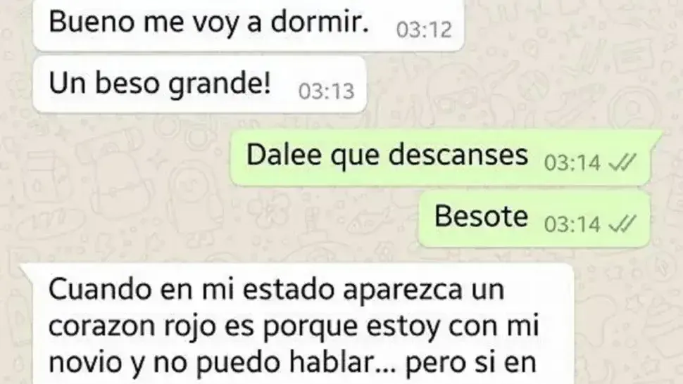 La estrategia que utiliza una joven para avisarle a su amante que puede hablarle por WhatsApp