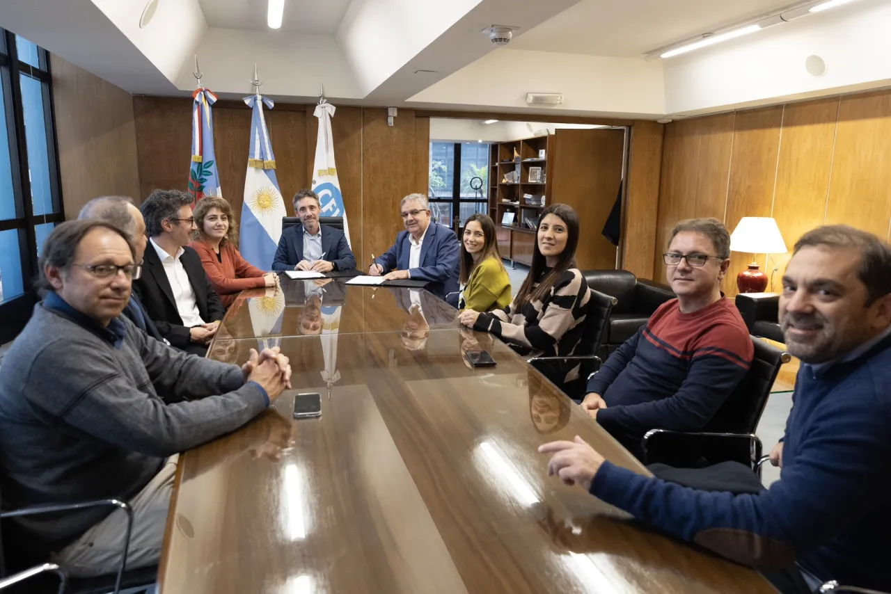 La foto viral del Gobernador Raúl Jalil