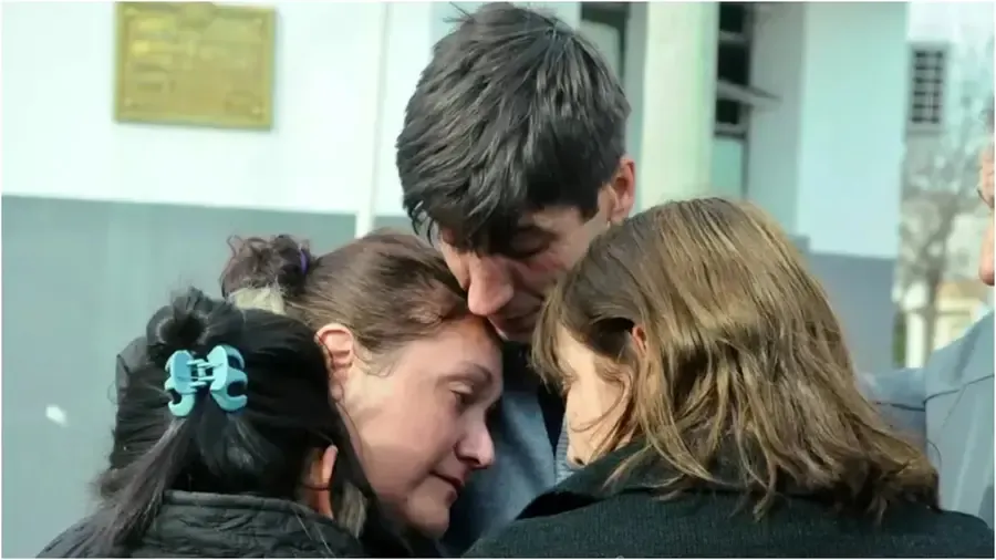 La frase transfóbica de Lucas Benvenuto contra Flor de la V: "No tiene ovarios"