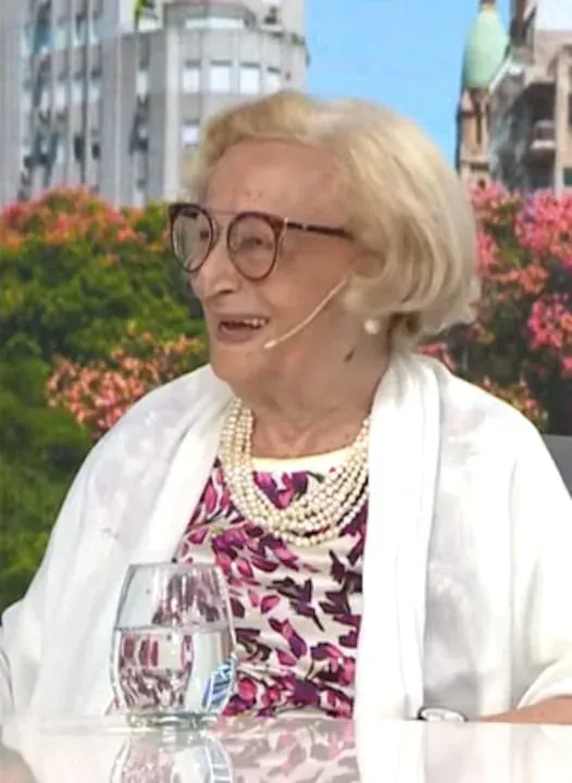La historia de Marta, de 100 años, que nunca fue al gimnasio ni toma medicamentos