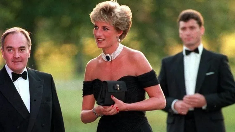 La historia del vestido de la "venganza" que usó Diana de Gales tras la confesión de adulterio de Carlos III