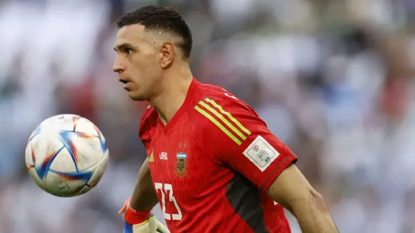 La impresionante racha del Dibu Martínez con la Selección argentina que cortó Arabia Saudita