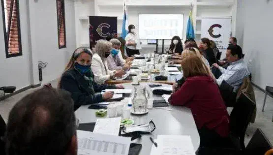 La Intersindical docente aprobó la oferta salarial del Gobierno ¿De cuánto será el aumento?