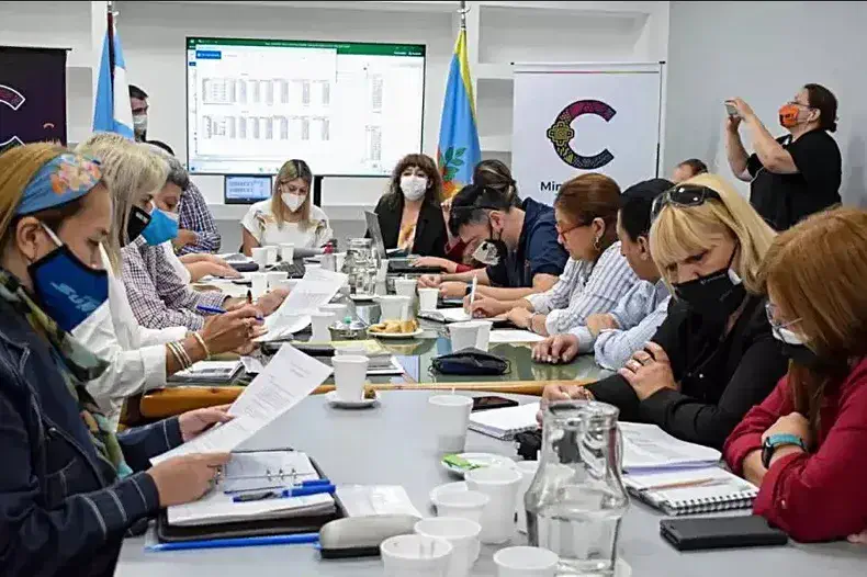La Intersindical docente pide la reapertura de paritarias