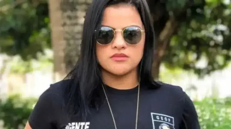 La joven directora de una cárcel fue acusada de mantener un romance con un preso y dejar escapar a 16 reclusos