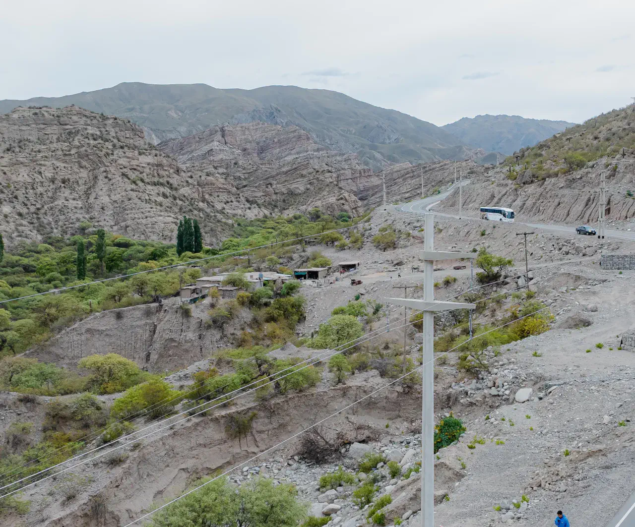 La obra de energía en Villa Vil tiene un avance del 40%
