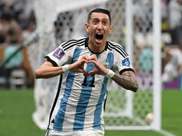 La reacción de Chiqui Tapia al ver los tatuajes de hinchas argentinos