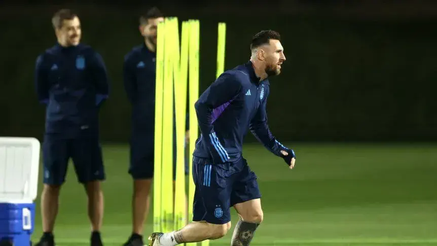 La Selección Argentina llevó a cabo la última práctica antes de la final y Scaloni dio pistas del equipo