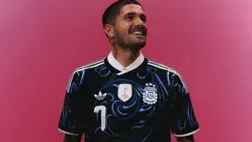 La Selección argentina presentó oficialmente su camiseta suplente para el Mundial