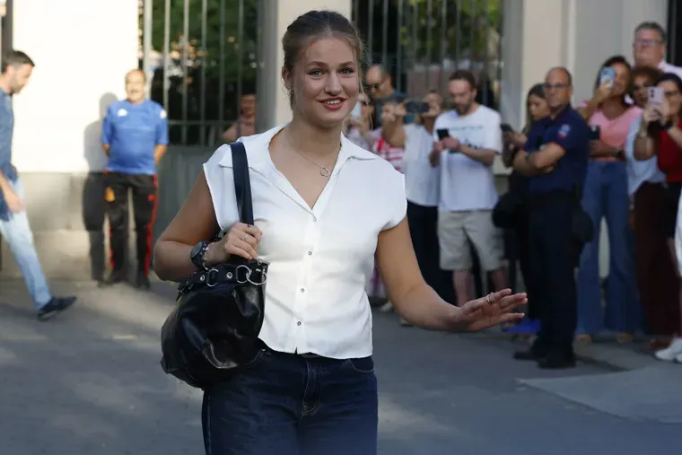 Las fotos de Leonor, heredera de la Corona española, en su primer día como estudiante de Ciencias Políticas