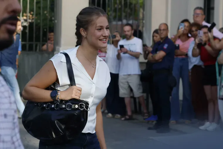 Las fotos de Leonor, heredera de la Corona española, en su primer día como estudiante de Ciencias Políticas