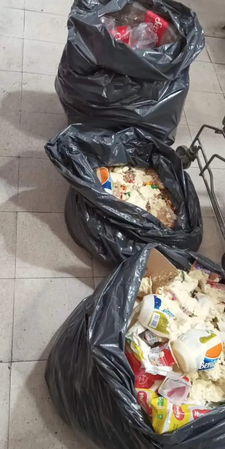 Le decomisaron mercadería vencida "al Chino"